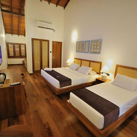 Tantalize Beach Hikkaduwa Exterior foto