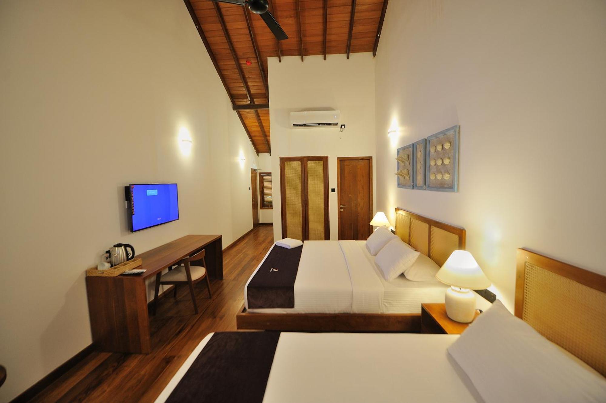 Tantalize Beach Hikkaduwa Exterior foto