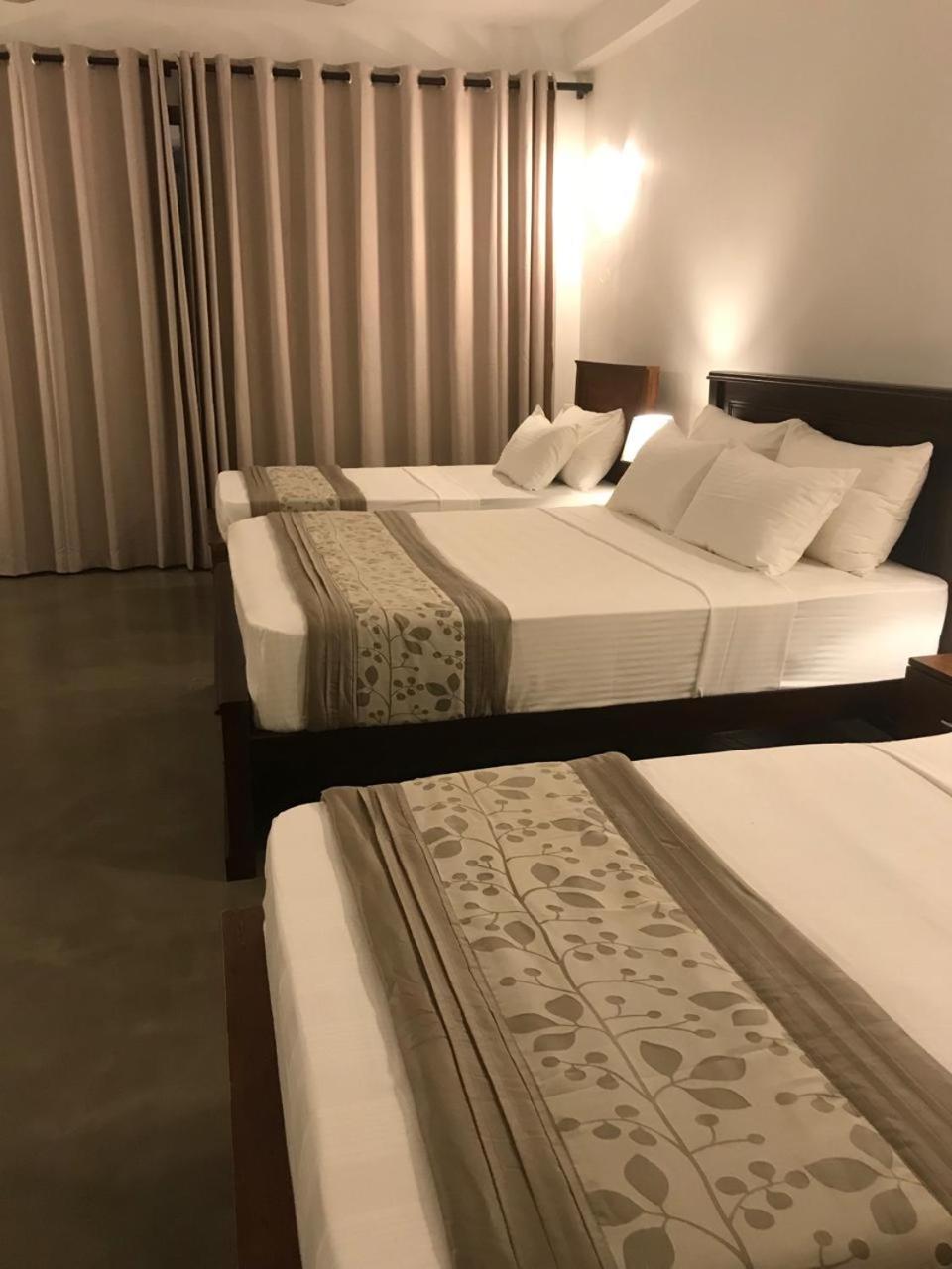 Tantalize Beach Hikkaduwa Exterior foto