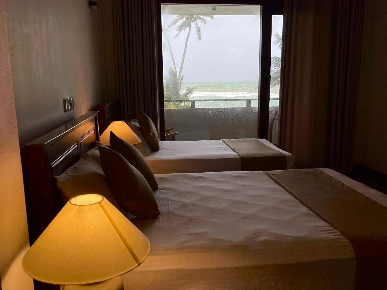 Tantalize Beach Hikkaduwa Exterior foto